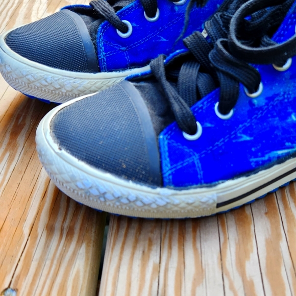 STAR WARS, LIMITED EDITION Dark Side high top sketchers w memory foam insoles. - Picture 7 of 8